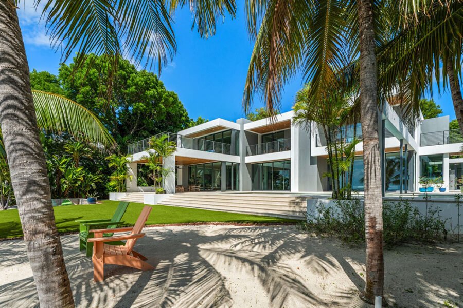 A Stand-Out Islamorada Estate Showcases Coastal Cool and Laid-Back Luxury