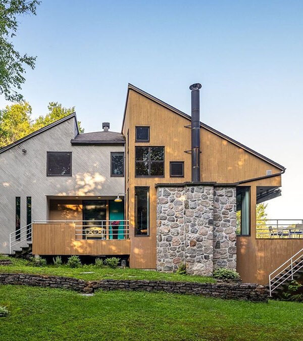 A Singular Waterfront Retreat Comes to Market for the First Time in Ivry-sur-le-Lac