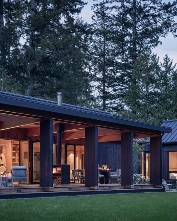 Camphomes Debuts Its First Precision-Made Residence on Bainbridge Island