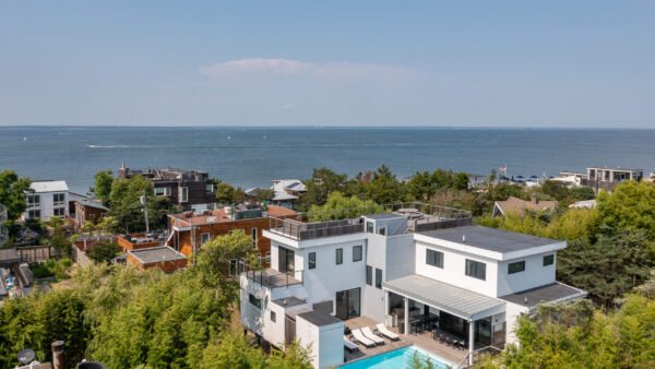 A Fire Island Retreat Built for Elevated Coastal Living A Fire Island Retreat Built for Elevated Coastal Living