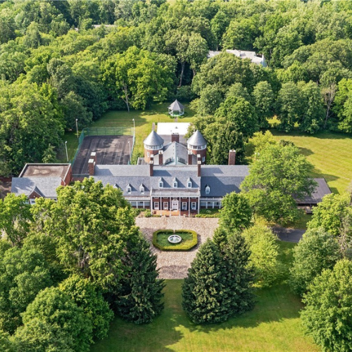 3450 Roundwood Road
Hunting Valley, OH 44022