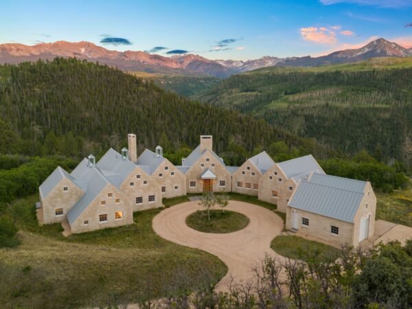 A Majestic Modernist Retreat in Telluride