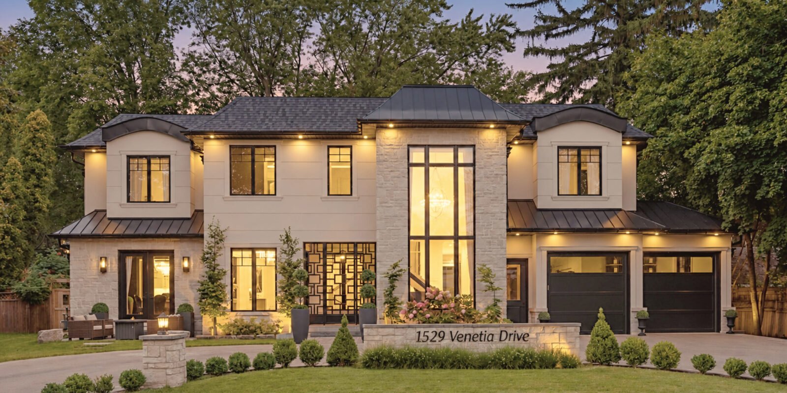 A Grand Home with Resort-Style Amenities in Oakville, Canada A Grand Home with Resort-Style Amenities in Oakville, Canada