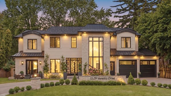 A Grand Home with Resort-Style Amenities in Oakville, Canada
