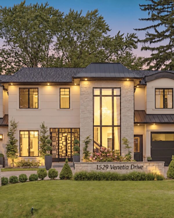 A Grand Home with Resort-Style Amenities in Oakville, Canada