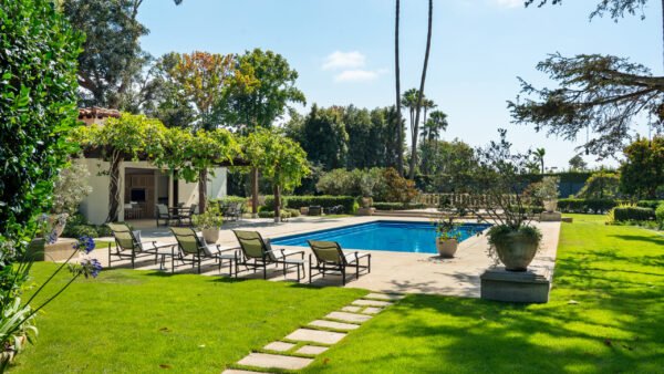 A Historic La Jolla Estate Shaped by Its Gardens