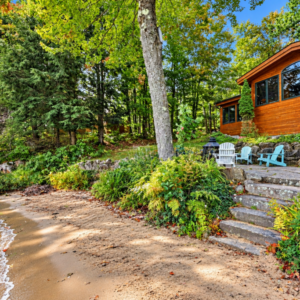 An All-Season Waterfront Home in Muskoka